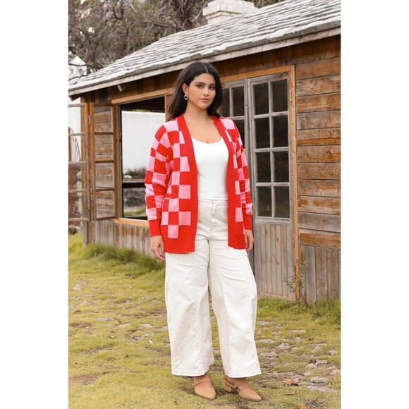 Oversized Plus Size Knit Cardigan with V-Neck - Perfect for Everyday Comfort - Picture 3 of 9